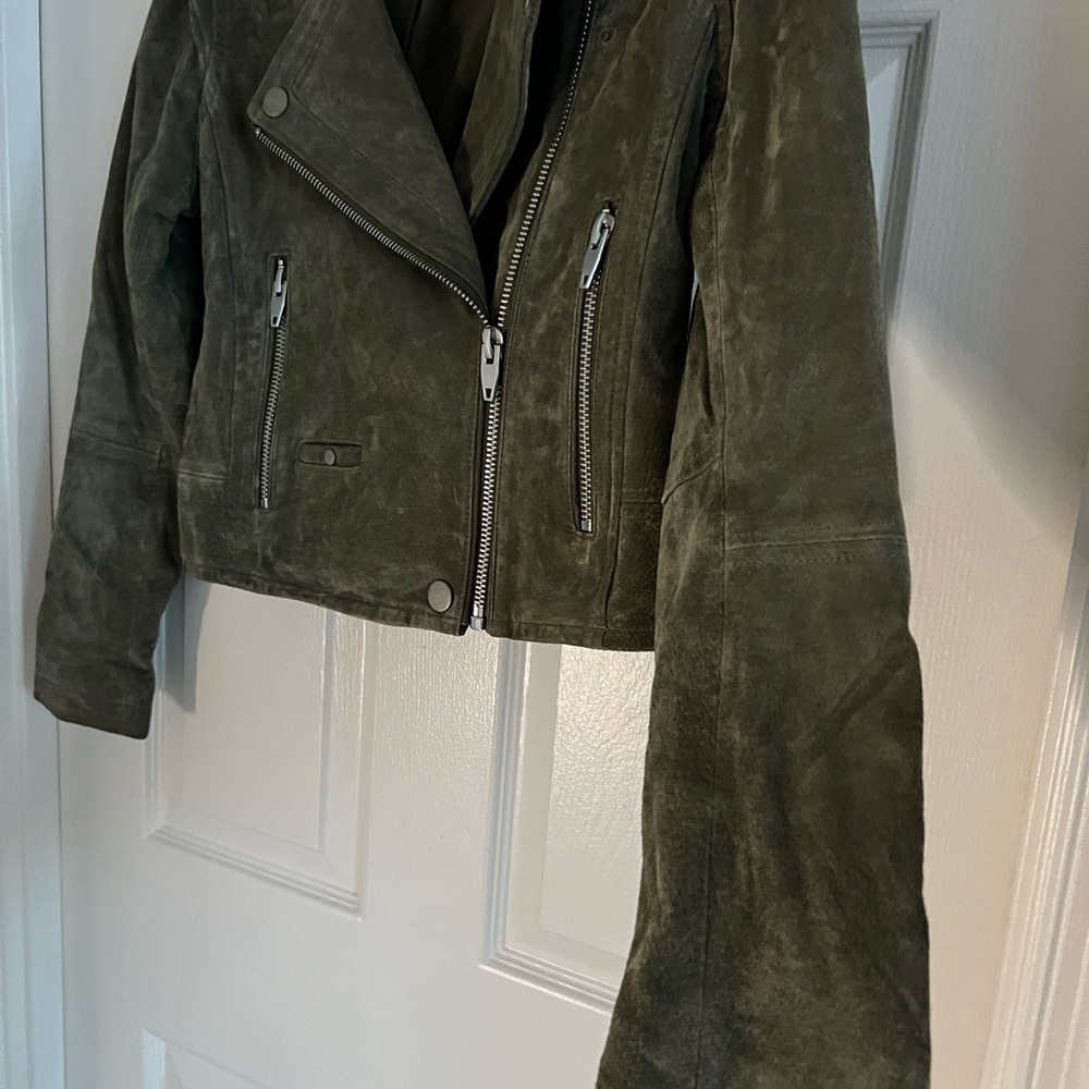 SL8 BlankNYC Moss Green Suede Leather Moto Jacket Zip Crop. EUC. Size small. - Picture 3 of 8